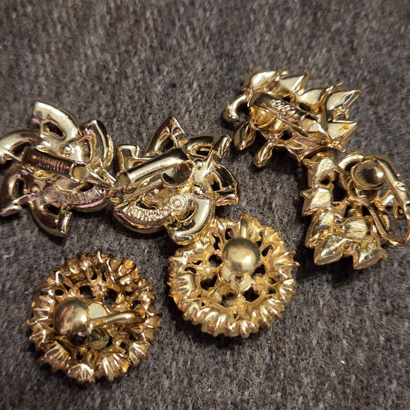 Lot of 3 Vintage Costume Jewelry Clip On Earrings Multi Color Rhinestones Coro - Picture 5 of 8